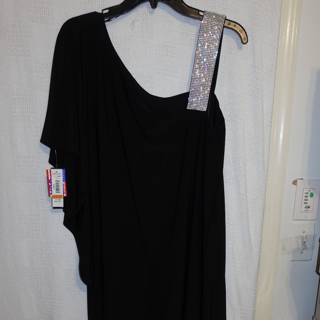 Gorgeous Brand New RM Richards Womans Black Party Dress Size 16w
